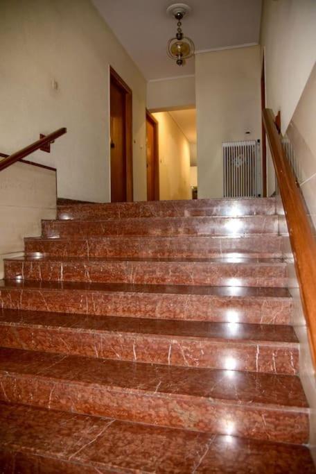 Appartement Ομορφο Διαμερισμα à Athènes Extérieur photo